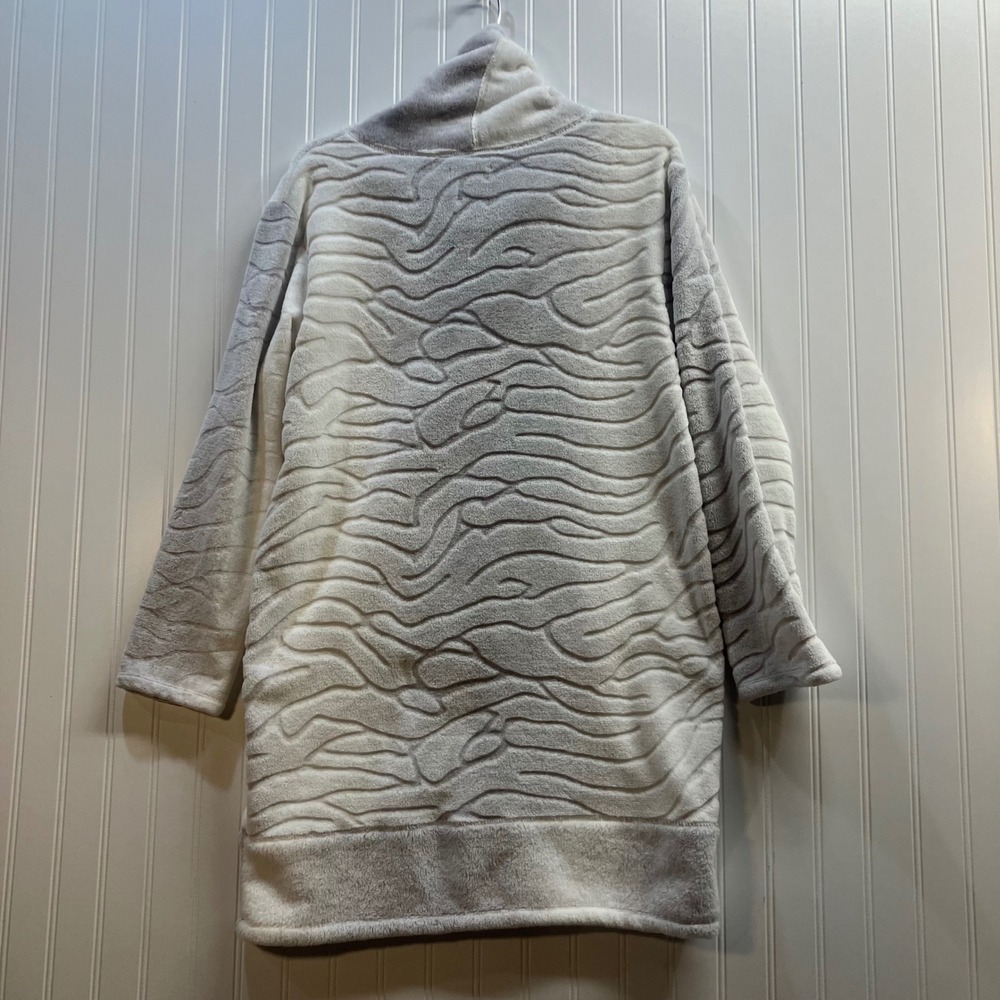 Anne Klein Sport Cowl Neck Fleece Tunic Sweatshirt Grey White Animal Print S EUC - Picture 2 of 11
